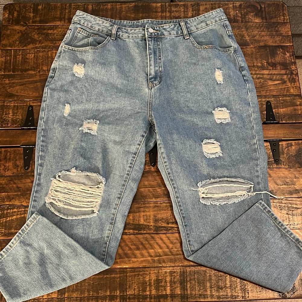 Plus Slant Pocket Ripped Mom Fit Jeans